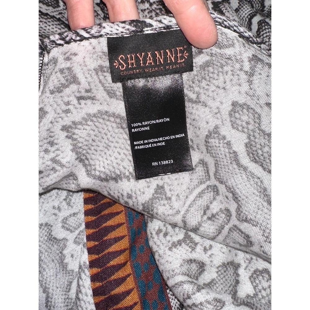 SHYANNE WOMEN'S SNAKE PRINT SHAWL - Picture 11 of 11